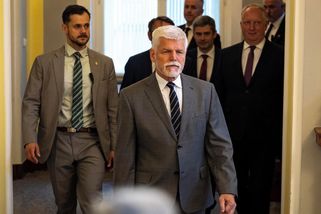 Prezident zatím připravenou žalobu k Ústavnímu soudu nepodá - Novinky